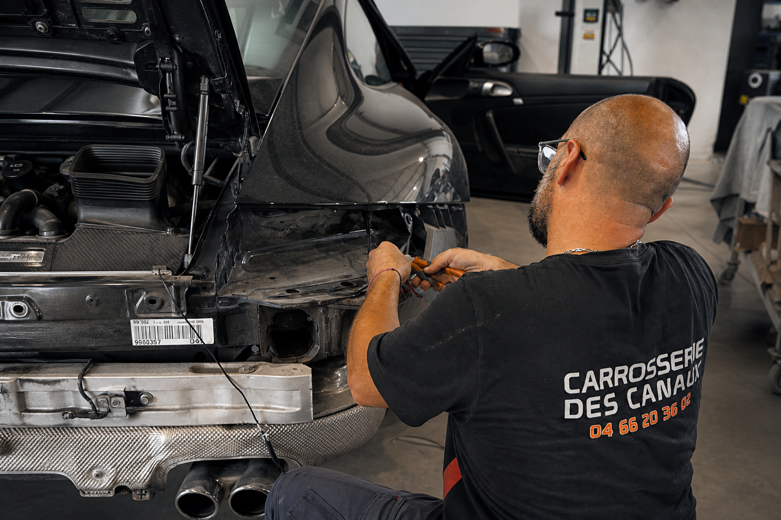 Porsche prise en charge dans l’atelier Carrosserie des Canaux à Bouillargues